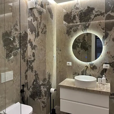 Bright & Modern Family Flat Апартаменты *
